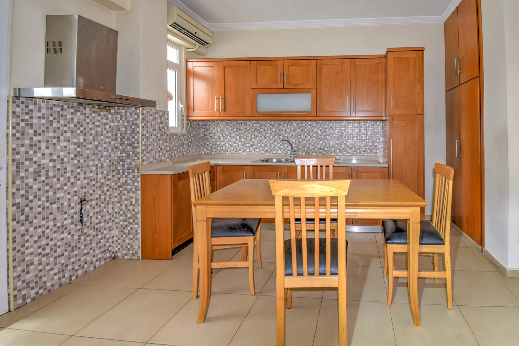 listing card gallery